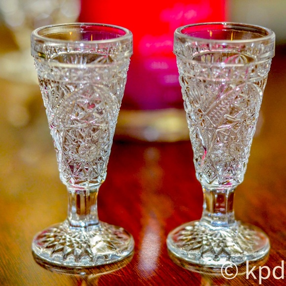 2 EAPG Pressed Glass Shot Cordial Liquor Clear Aperitif Footed - Picture 1 of 6